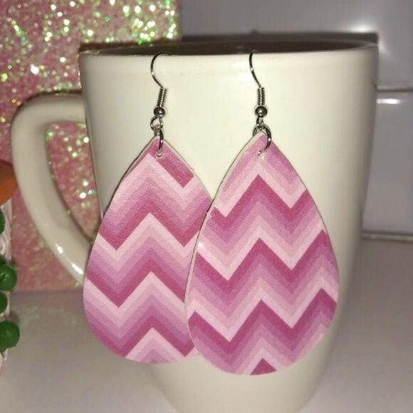 Pinkest of Pink Chevron Teardrop Earrings - Picture 1 of 1
